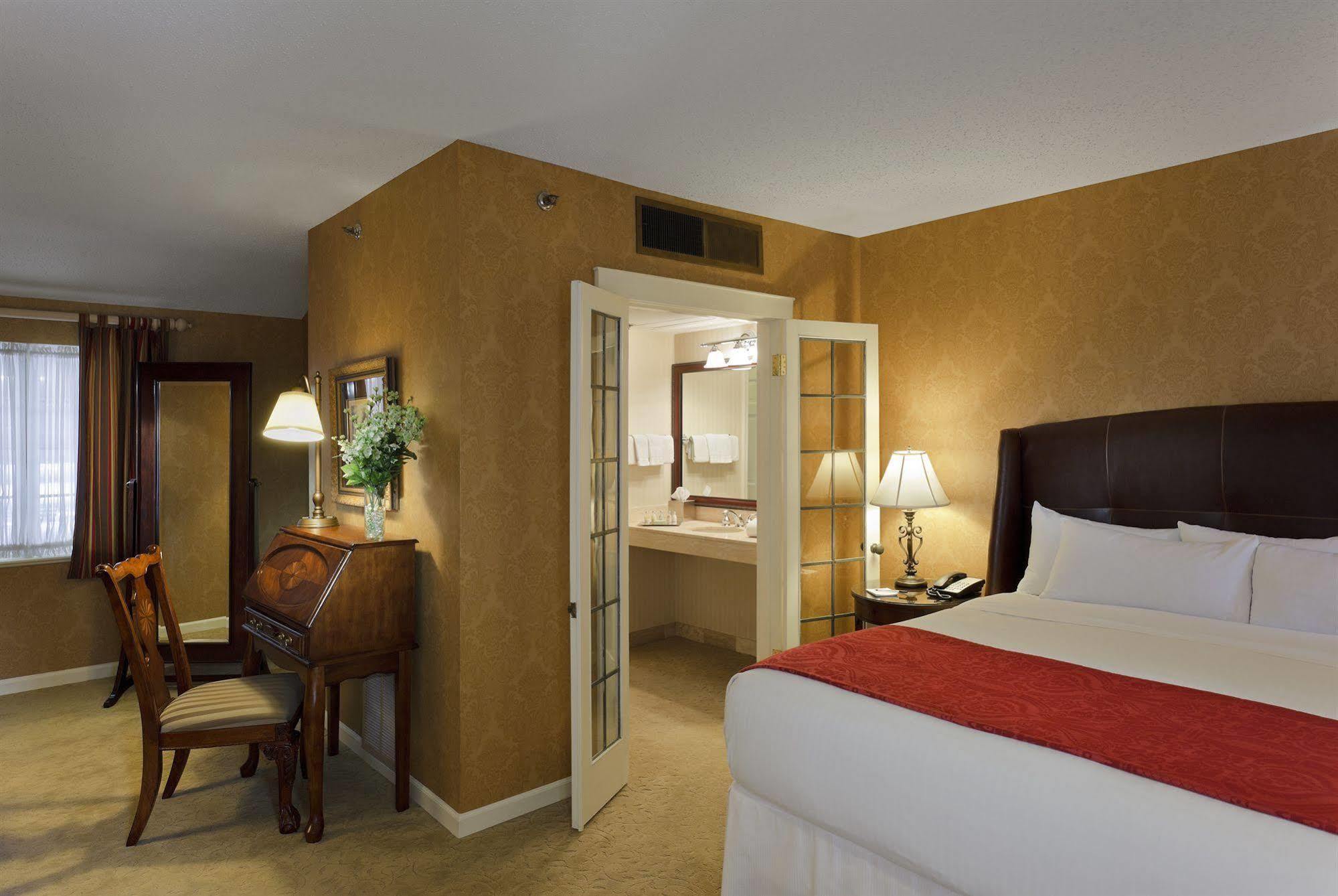 Seven Gables Inn, St Louis West, A Tribute Portfolio Hotel Clayton Eksteriør billede