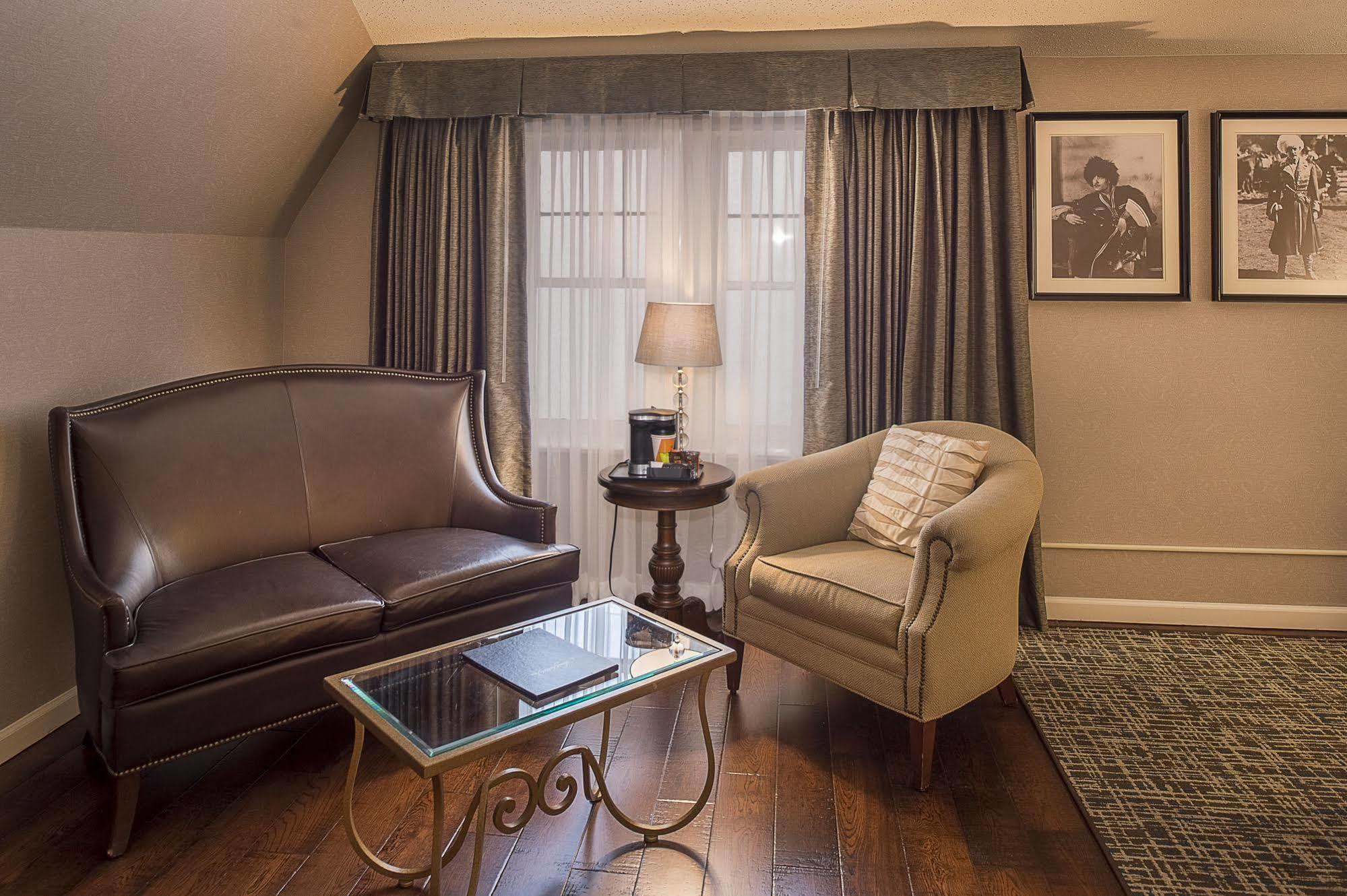 Seven Gables Inn, St Louis West, A Tribute Portfolio Hotel Clayton Eksteriør billede