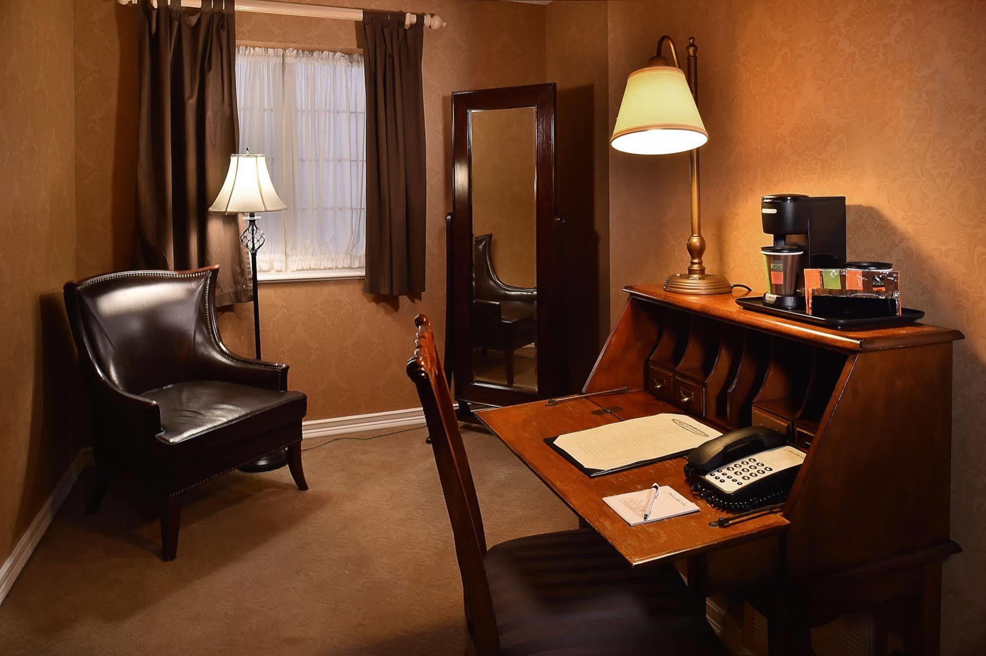 Seven Gables Inn, St Louis West, A Tribute Portfolio Hotel Clayton Eksteriør billede